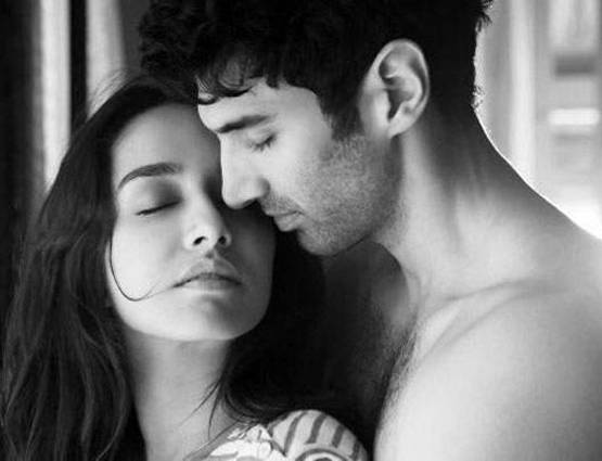 अंबानी की पार्टी में एक्स के साथ दिखीं श्रद्धा कपूर, घंटों चली बात