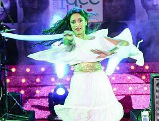 सनी देओल के बेटे की हिरोइन, ये हैं 18 साल की सहर बांबा