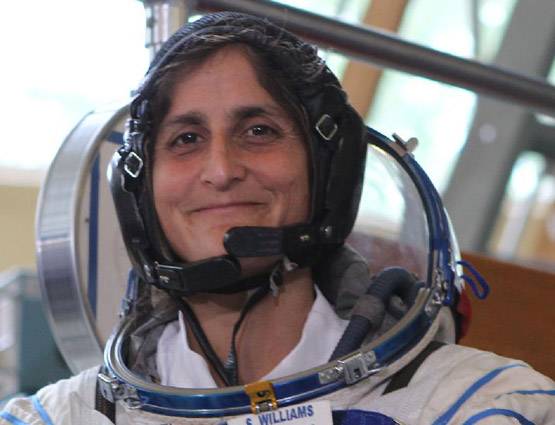 अमेरिकी नेवी में पायलट रहीं सुनीता विलियम्‍स, स्‍कूल में हुई थीं फेल