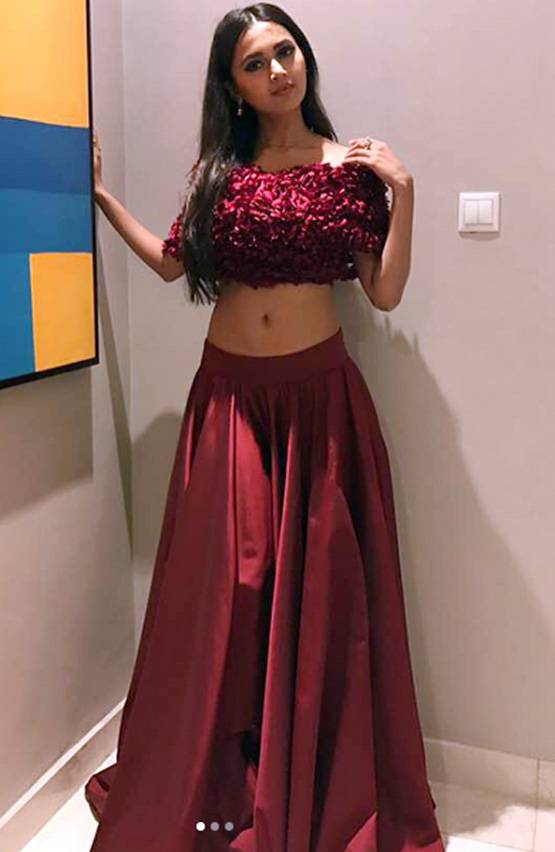 8 साल के लड़के से शादी के बाद विवादों में आई ये एक्ट्रेस दिखेगी बिग बॉस में !