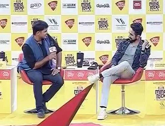 इस एक्टर ने ट्रेन में गाकर जुटाए थे पैसे, फिर गए गोवा घूमने