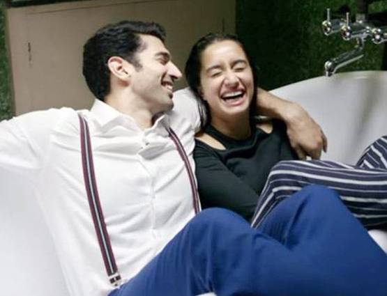 अंबानी की पार्टी में एक्स के साथ दिखीं श्रद्धा कपूर, घंटों चली बात