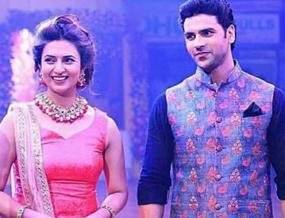 'रईस' के गाने पर दिव्यांका का कमाल, पति के साथ 'डांडिया'