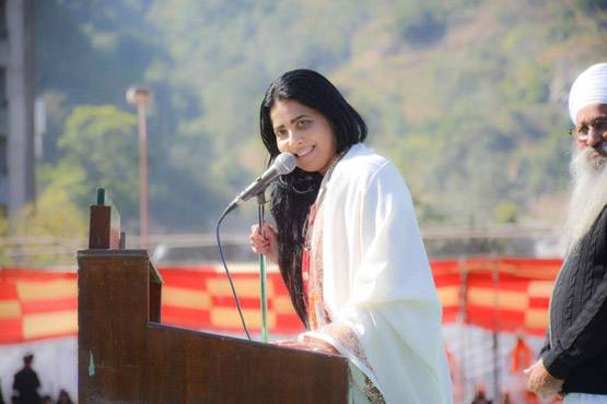 मनचलों को सबक सिखाने अफसर ने किया ऐसा काम, कहलाती है 'लेडी सिंघम'