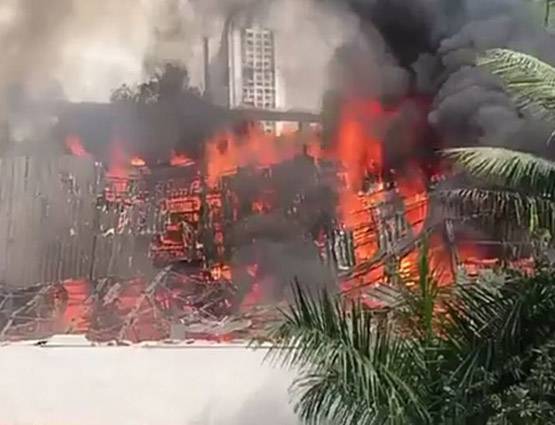 PHOTOS: राज कूपर का बनाया RK स्टूडियो आग में खाक, हुआ भारी नुकसान