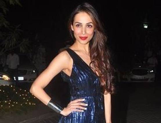 ग्लैमरस मलाइका से नहीं थी ऐसी उम्मीद, पहनी ऐसी ड्रेस हो गई TROLL