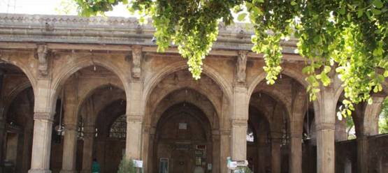 मोदी-आबे ने देखी सीदी सैय्यद की जाली, जानें क्‍या है IIM से नाता