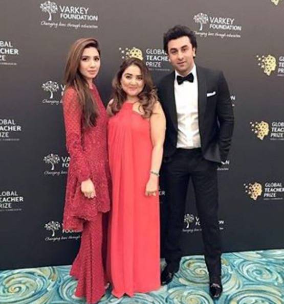 रणवीर के साथ फोटो पर ट्रोल हुई माहिरा, PAK यूजर्स बोले-यही मिला था