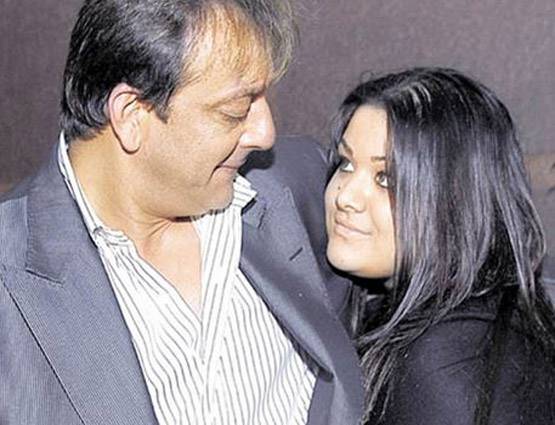 ये है संजय दत्त की लाडली बेटी, बचपन की PHOTOS हुईं वायरल