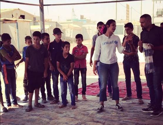 एंजेलीना के बाद सीरियाई शरणार्थियों के बीच प्रियंका, ट्रोल्स को दिया ये जवाब