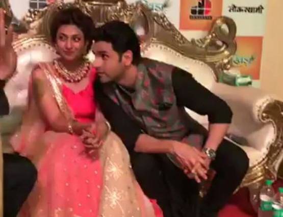 'रईस' के गाने पर दिव्यांका का कमाल, पति के साथ 'डांडिया'