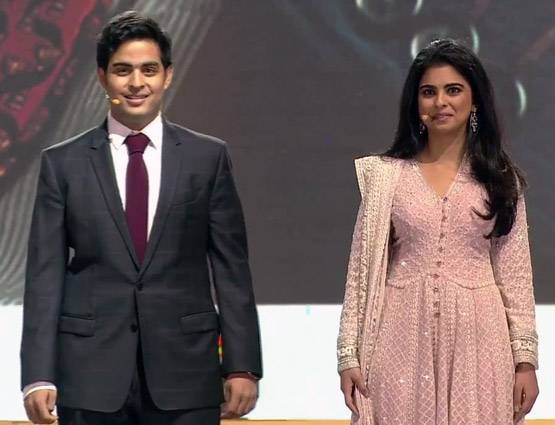 मुकेश अंबानी की बेटी ईशा अंबानी है देश की सबसे धनी लड़की, नेटवर्थ है 7100 मिलियन डॉलर