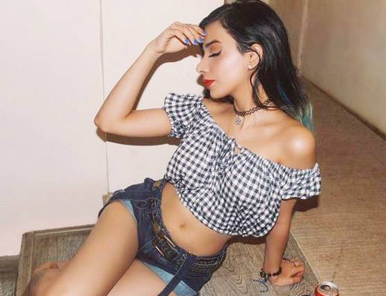 रामायण के रामानंद सागर की पोती ने शेयर की TOPLESS PHOTO