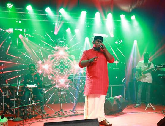 PHOTOS: इस साउथ के एक्टर संग नवरात्रि मना रही हैं कटरीना