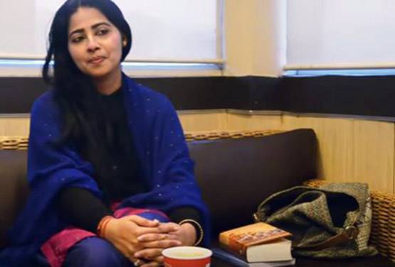 मनचलों को सबक सिखाने अफसर ने किया ऐसा काम, कहलाती है 'लेडी सिंघम'