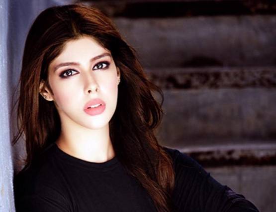 PHOTO: ये हैं बिग बॉस की हॉट पड़ोसन, इनके बारे में नहीं जानते होंगे ये बातें