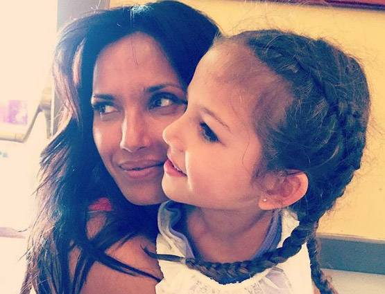 विवादों से चर्चा में रहीं ये मॉडल, सलमान रूश्दी पर लगाए थे गंभीर आरोप