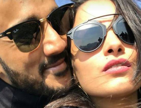 पति संग यहां रोमांटिक हाॅलीडे मना रही है ये एक्ट्रेस, देखें PHOTOS