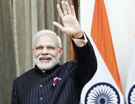 मोदी ने पहना था ये नेमप्रिंट सूट, इतने करोड़ में हुई थी नीलामी, जानें किसने और कितने में खरीदा