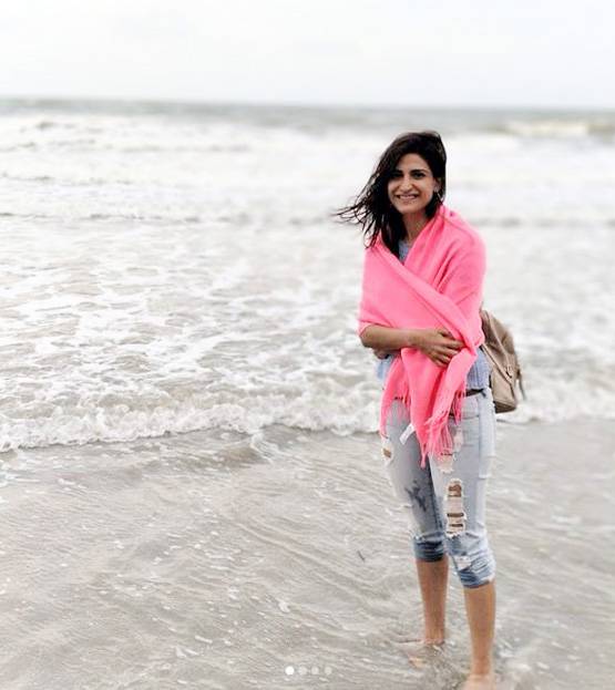 बिकनी पहनने पर ट्रोल हुई ये एक्ट्रेस, बिग-B के साथ कर चुकी है काम