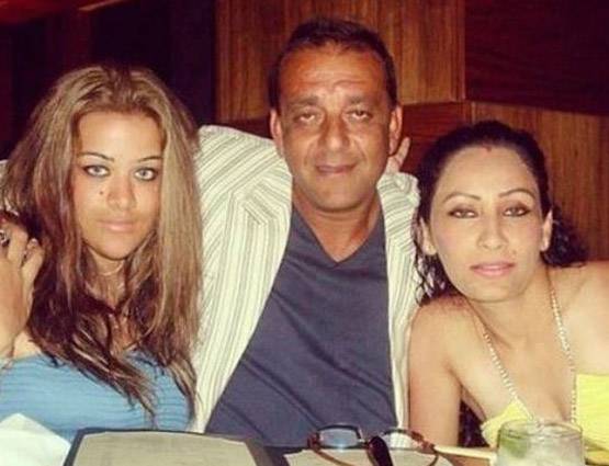 ये है संजय दत्त की लाडली बेटी, बचपन की PHOTOS हुईं वायरल