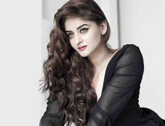 टीवी की ये BOLD एक्ट्रेसज बन सकती थीं  जूली 2 की हीरोइन