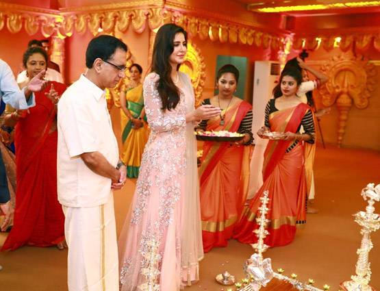 PHOTOS: इस साउथ के एक्टर संग नवरात्रि मना रही हैं कटरीना