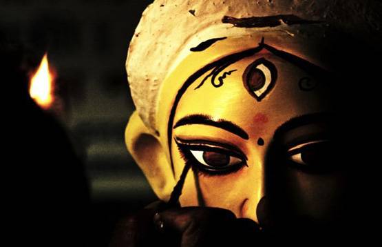 जानें नवरात्र‍ में क्‍यों खेलते हैं गरबा, इसके पीछे की कहानी हैरान कर देगी आपको...