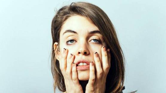 रोजाना मेकअप करने से होते हैं ये नुकसान...