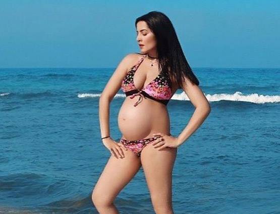 बाथटब में न्यूड फोटो पर ट्रोल हुईं सेलिना ने दिया मुंहतोड़ जवाब