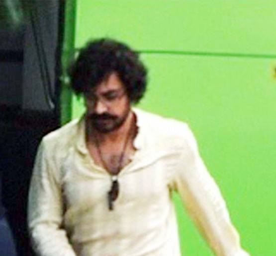 ठग्स ऑफ हिन्दोस्तान का 'सीन' लीक, कुछ ऐसा है Big B का लुक