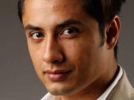 माहिरा के सपोर्ट में आए PAK सेलेब, रणबीर संग दिखने पर हुई थीं ट्रोल