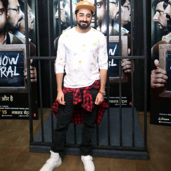 फिल्म स्क्रीनिंग पर सचिन की बेटी सारा के सामने सब पड़े फीके