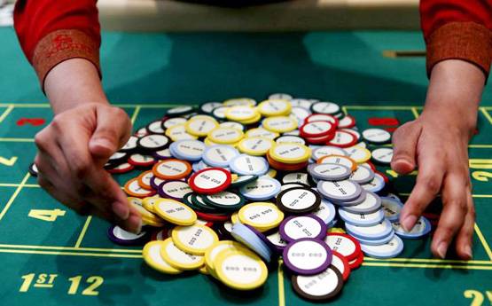 अब WhatsApp पर भी रोक, चीन में बैन हैं ये 11 चीजें