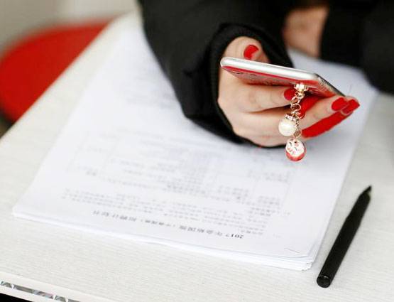 अब WhatsApp पर भी रोक, चीन में बैन हैं ये 11 चीजें