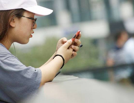 अब WhatsApp पर भी रोक, चीन में बैन हैं ये 11 चीजें