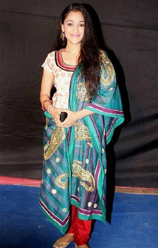 टीवी की बड़बोली दयाबेन रीयल लाइफ में हैं बिल्कुल अलग, कर चुकी हैं बी ग्रेड फिल्म