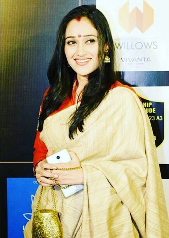 टीवी की बड़बोली दयाबेन रीयल लाइफ में हैं बिल्कुल अलग, कर चुकी हैं बी ग्रेड फिल्म