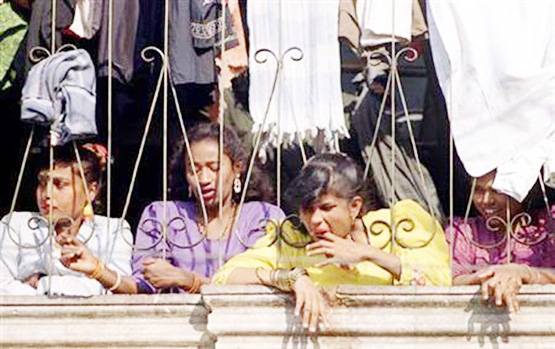 जानें क्या है GB रोड का इतिहास और इस 'बदनाम गली' के हालात