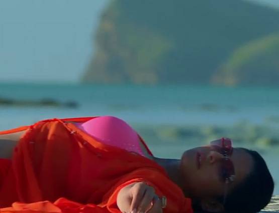 जरीन खान ने दिए हैं ऐसे सीन, देखें मूवी के 13 बोल्ड सीन