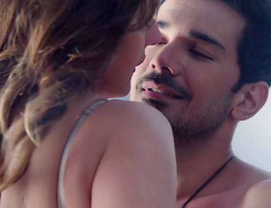 जरीन खान ने दिए हैं ऐसे सीन, देखें मूवी के 13 बोल्ड सीन