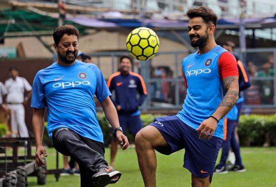 धोनी की शूटिंग, कोहली की किक, मैच से पहले ऐसे हुई टीम की प्रैक्टिस