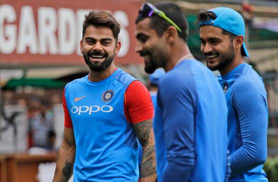 धोनी की शूटिंग, कोहली की किक, मैच से पहले ऐसे हुई टीम की प्रैक्टिस