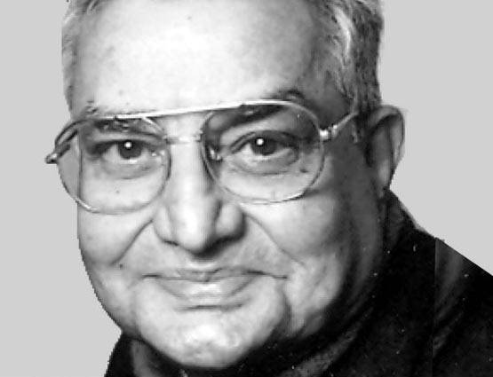 साहित्य से लेकर हिन्दी फिल्मों तक में सफल हुए ये लेखक