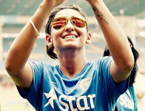 कंगारुओं के छक्के छुड़ाने वाली अपनी फैन से मिले कोहली