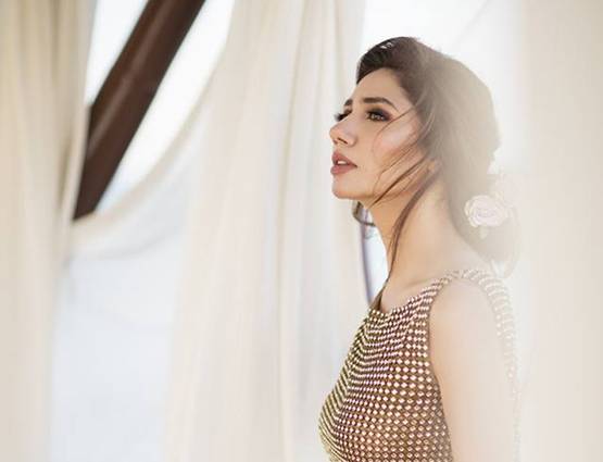 अब रणबीर के साथ तस्वीरें हुईं वायरल कभी अमेरिका के स्टोर में टॉयलेट साफ करती थी ये एक्ट्रेस