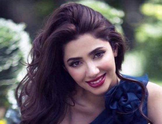 अब रणबीर के साथ तस्वीरें हुईं वायरल कभी अमेरिका के स्टोर में टॉयलेट साफ करती थी ये एक्ट्रेस