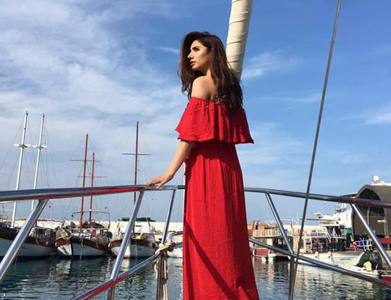 अब रणबीर के साथ तस्वीरें हुईं वायरल कभी अमेरिका के स्टोर में टॉयलेट साफ करती थी ये एक्ट्रेस