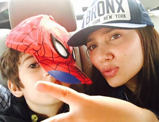 अब रणबीर के साथ तस्वीरें हुईं वायरल कभी अमेरिका के स्टोर में टॉयलेट साफ करती थी ये एक्ट्रेस