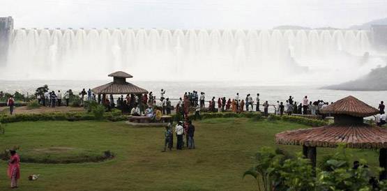 56 साल में तैयार हुआ सरदार सरोवर बांध, जानें-क्यों लगा इतना वक्त?